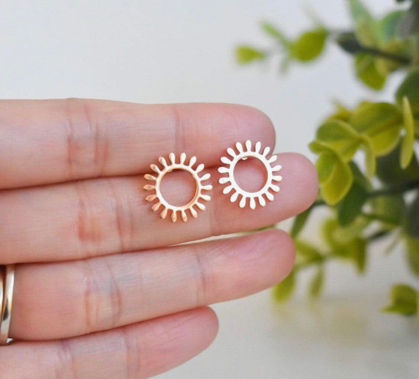 Sun Studs