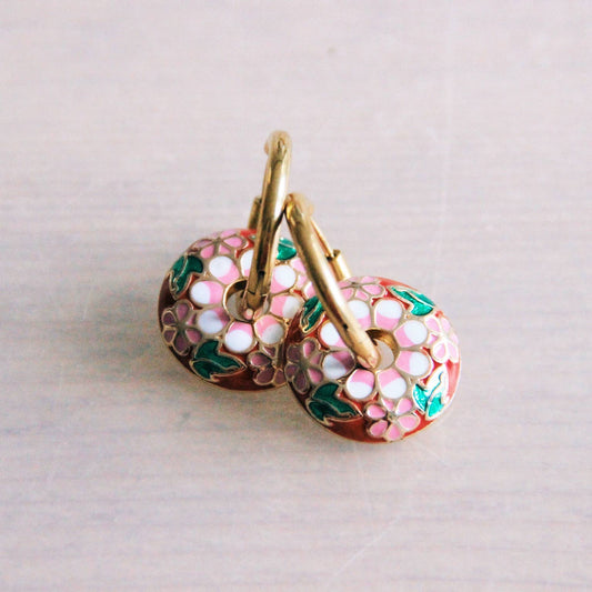 Stainless steel earring with flowered stone - red/pink/green
